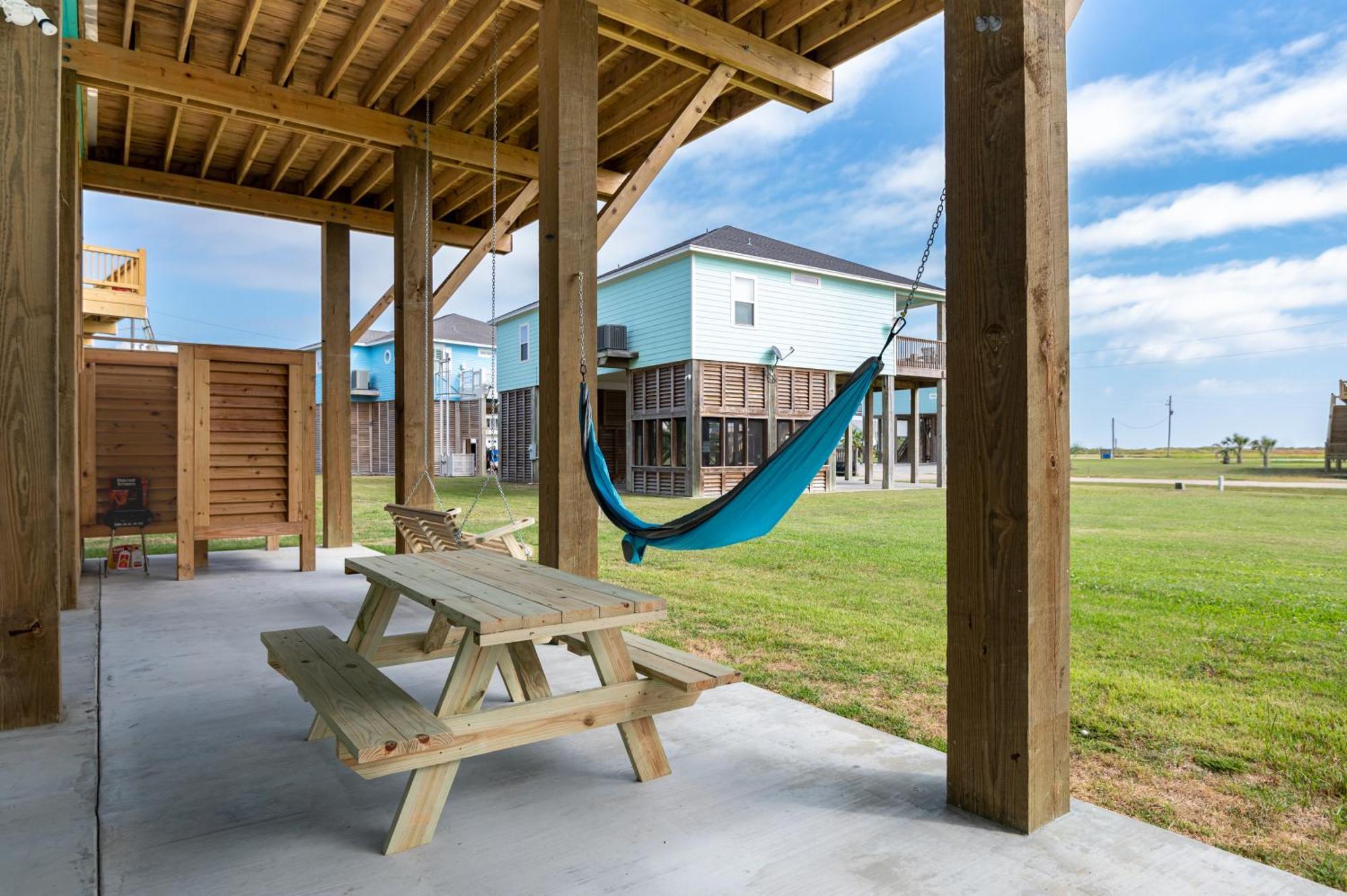 Bolivar Peninsula Stylish 4Br Crystal Beach Retreat Walk To Beach מראה חיצוני תמונה